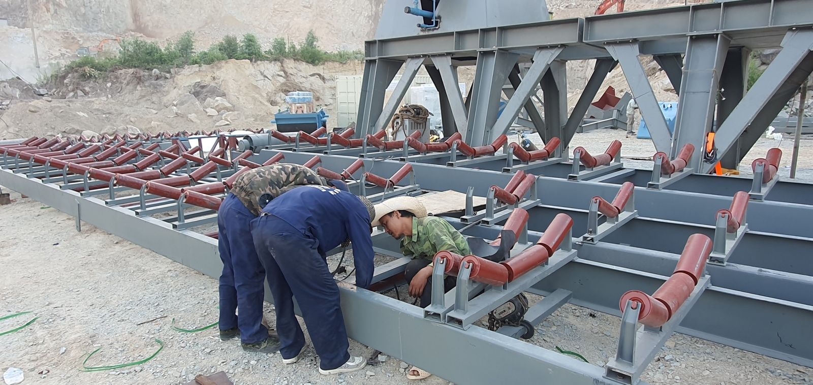 lắp đặt dây chuyền nghiền đá đồng bộ