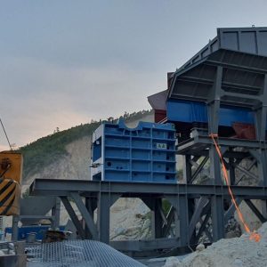 Máng phễu đá hộc - Cấp liệu rung