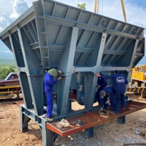 Máng phễu đá hộc - Cấp liệu rung