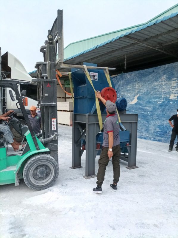 Bàn giao máy nghiền tái chế vật liệu tổng hợp. Công suất 5-10 tấn/giờ