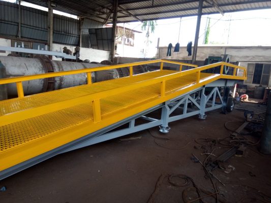 Cầu dẫn xe nâng hàng lên xe tải và container trọng tải 6-10 tấn